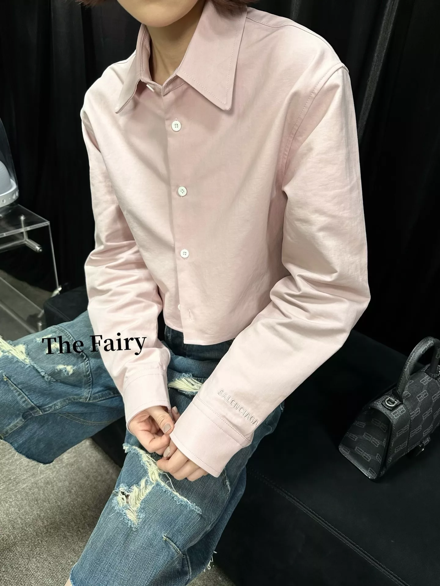 발렌시아가 크롭 카라 니트 셔츠 상세 이미지 35