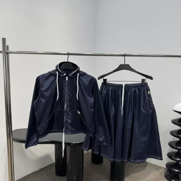 프라다 리나일론 후드 재킷 스커트 세트