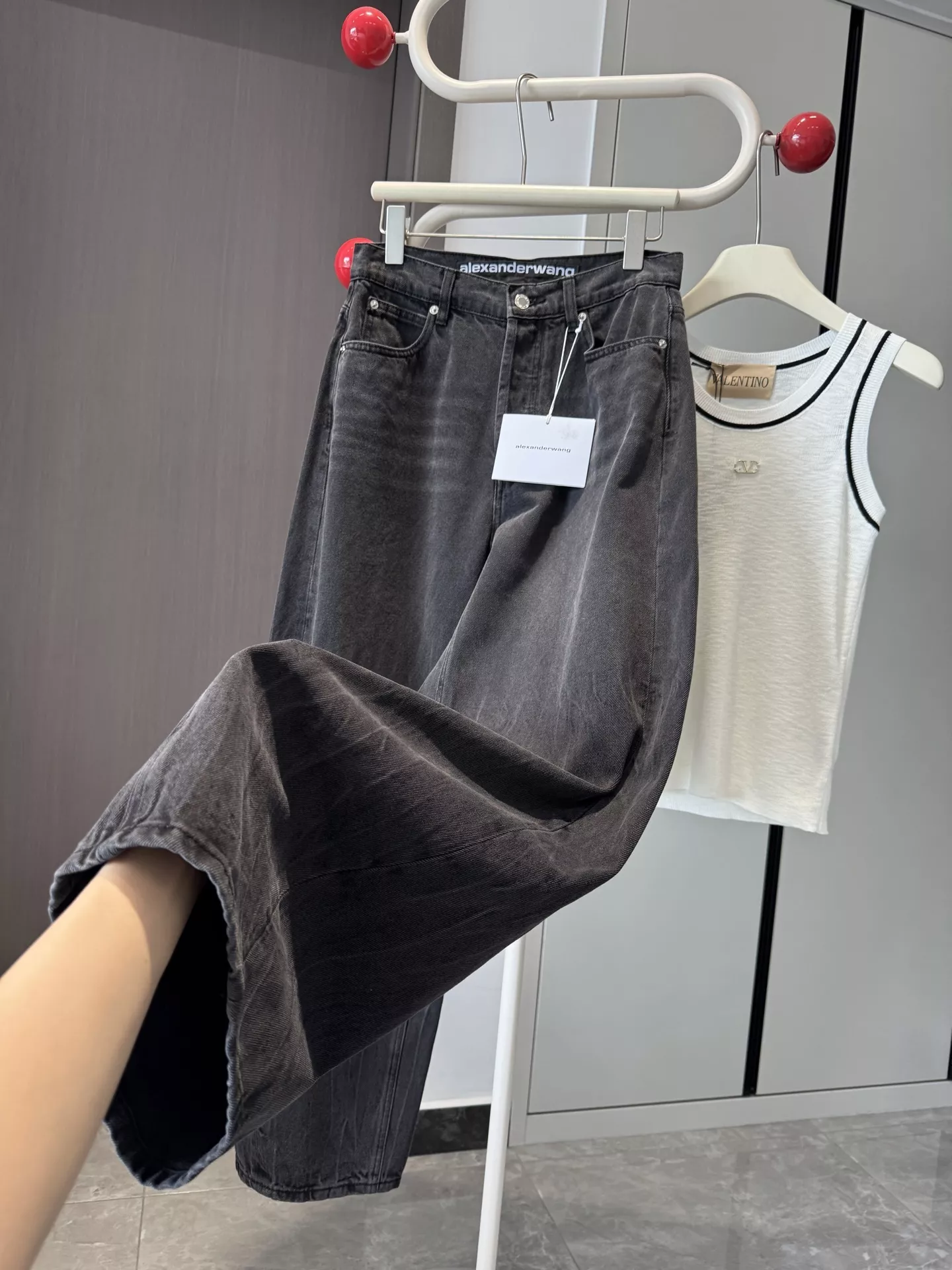 알렉산더왕 워싱 블랙 커브드 진 상세 이미지 6