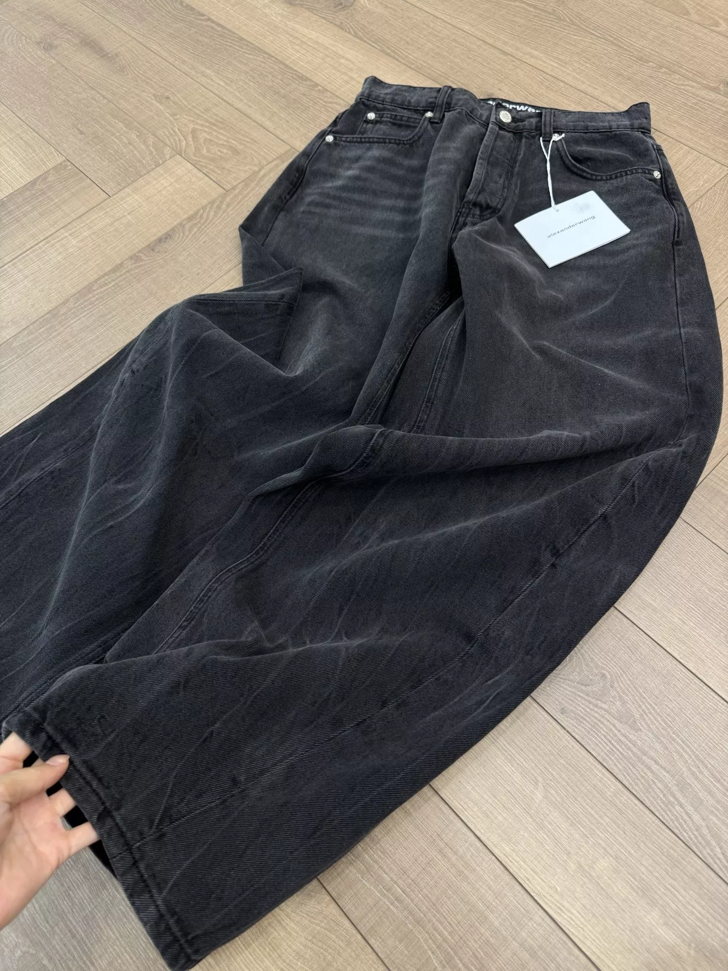 알렉산더왕 워싱 블랙 커브드 진 상세 이미지 17
