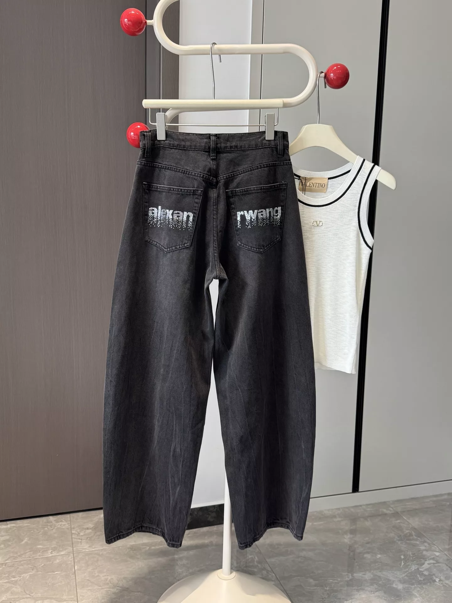 알렉산더왕 워싱 블랙 커브드 진 상세 이미지 3
