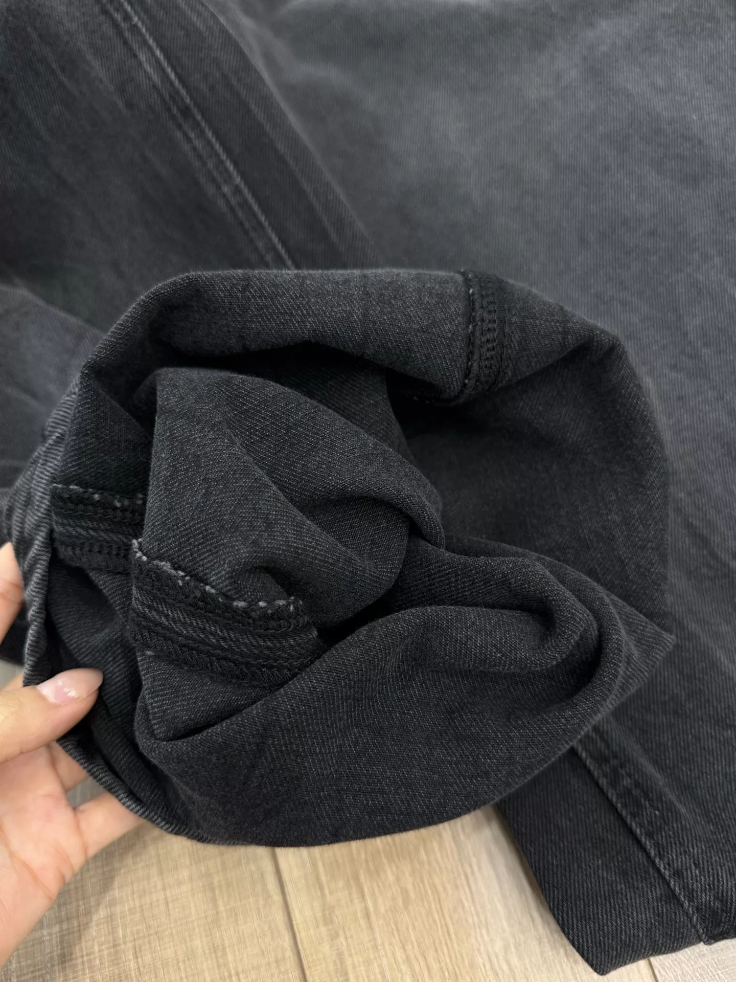 알렉산더왕 워싱 블랙 커브드 진 상세 이미지 30