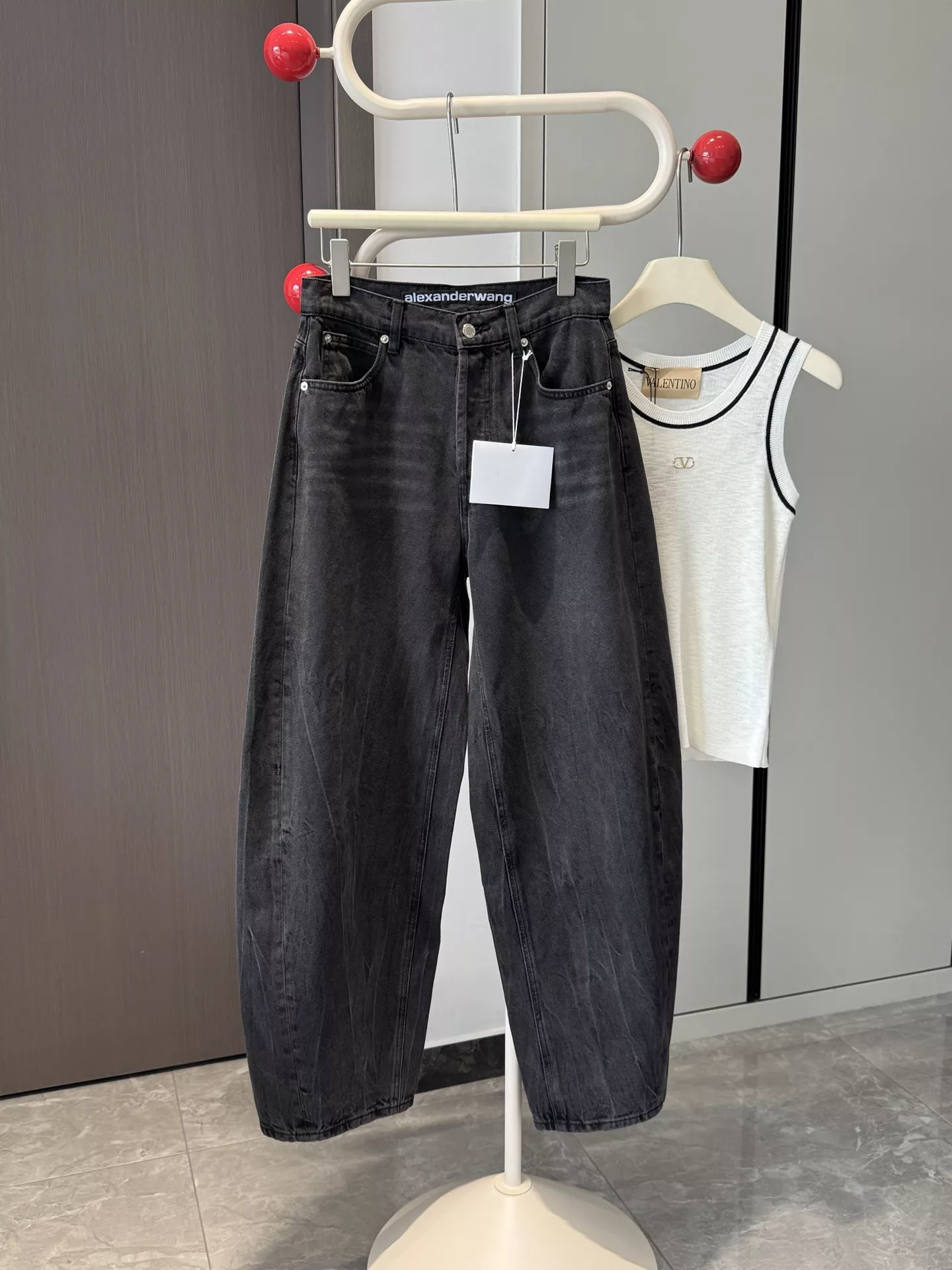 알렉산더왕 워싱 블랙 커브드 진 상세 이미지 2