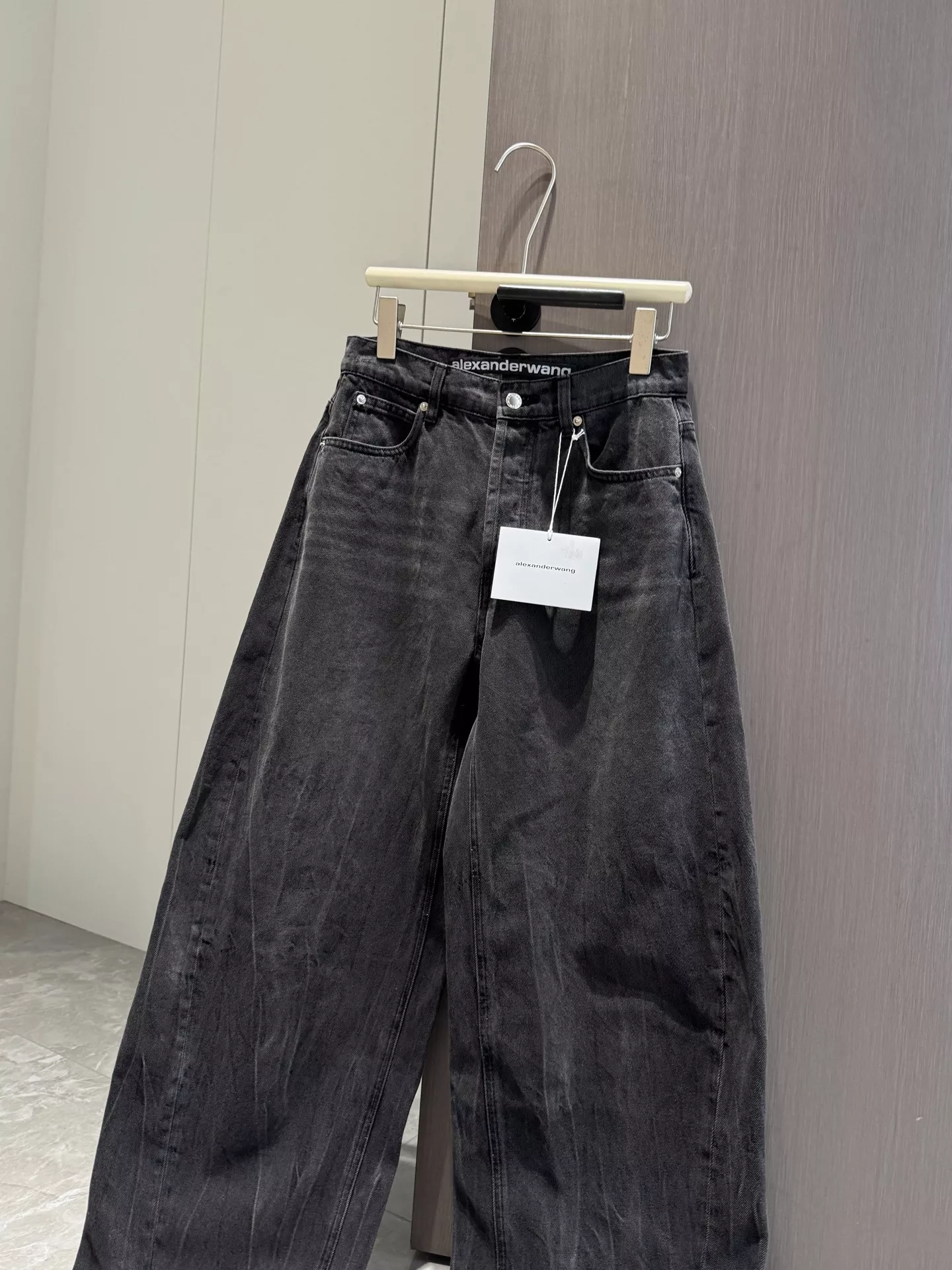 알렉산더왕 워싱 블랙 커브드 진 상세 이미지 11