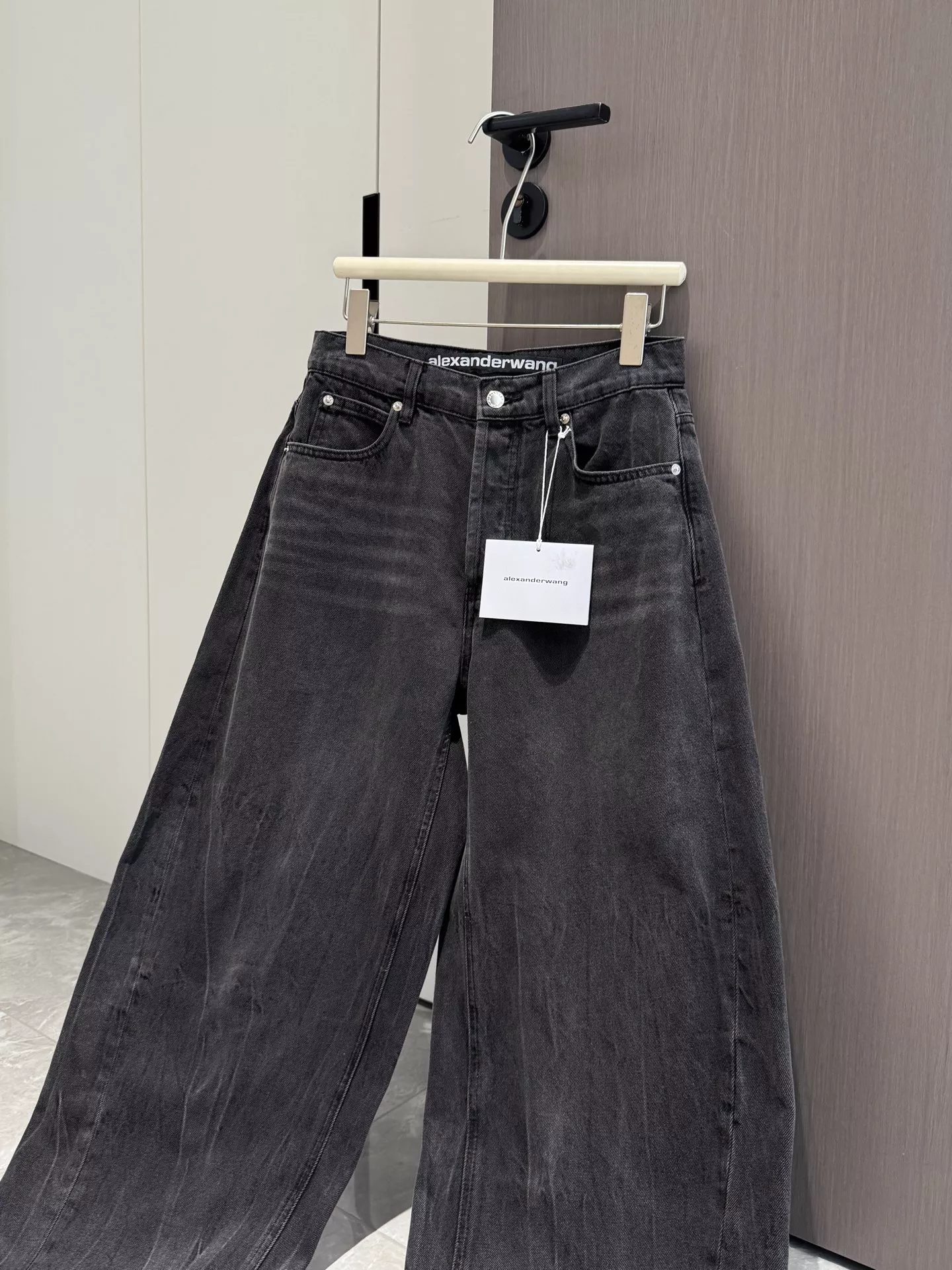 알렉산더왕 워싱 블랙 커브드 진 상세 이미지 10