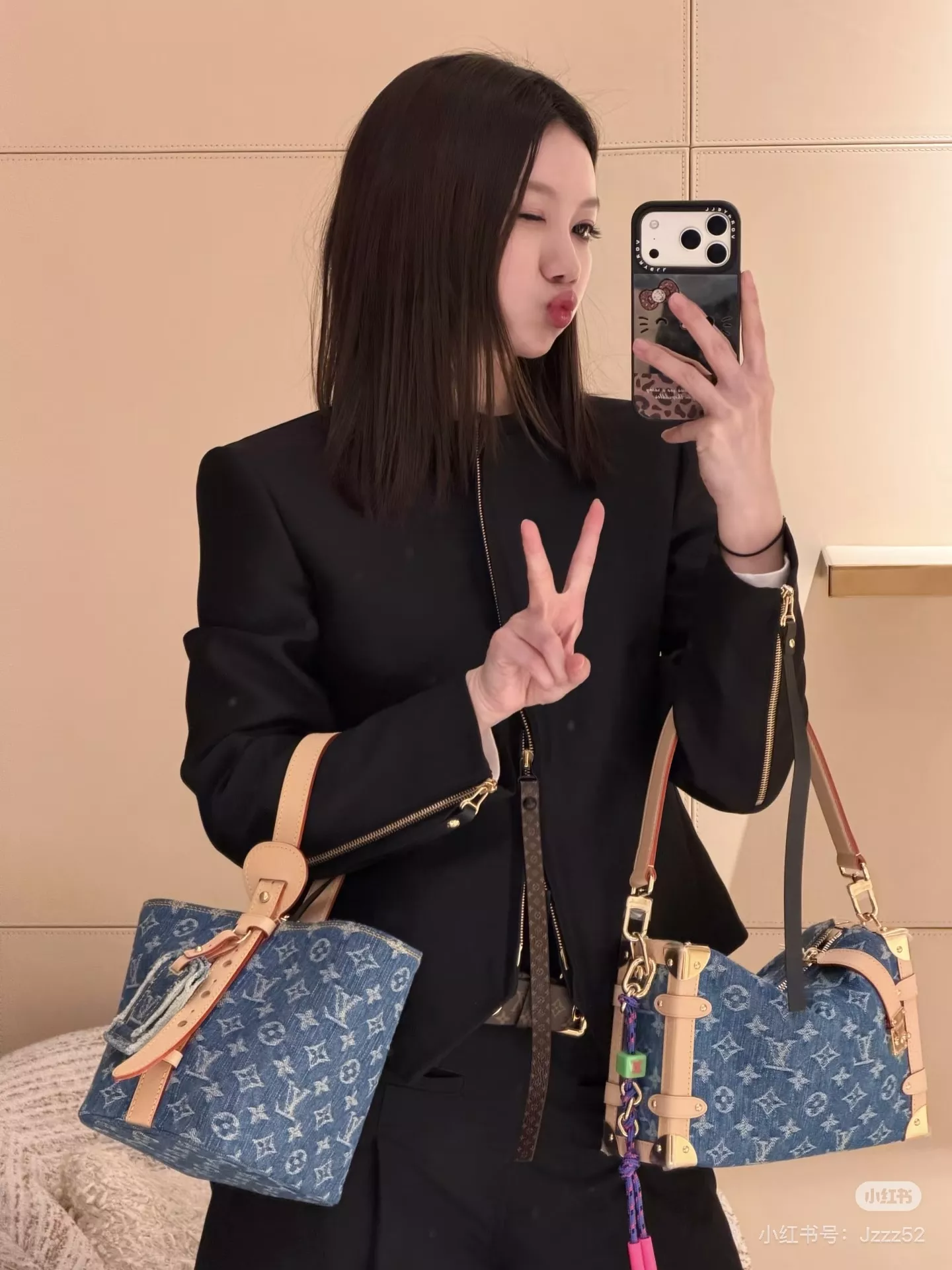 루이비통 데님 패턴 참 장식 버킷 스타일 백 상세 이미지 20