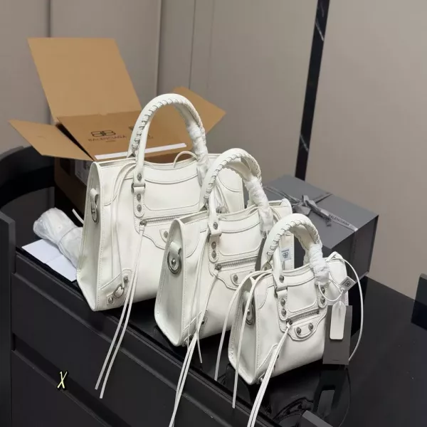 발렌시아가 빅 실루엣 모터 장식 핸드백