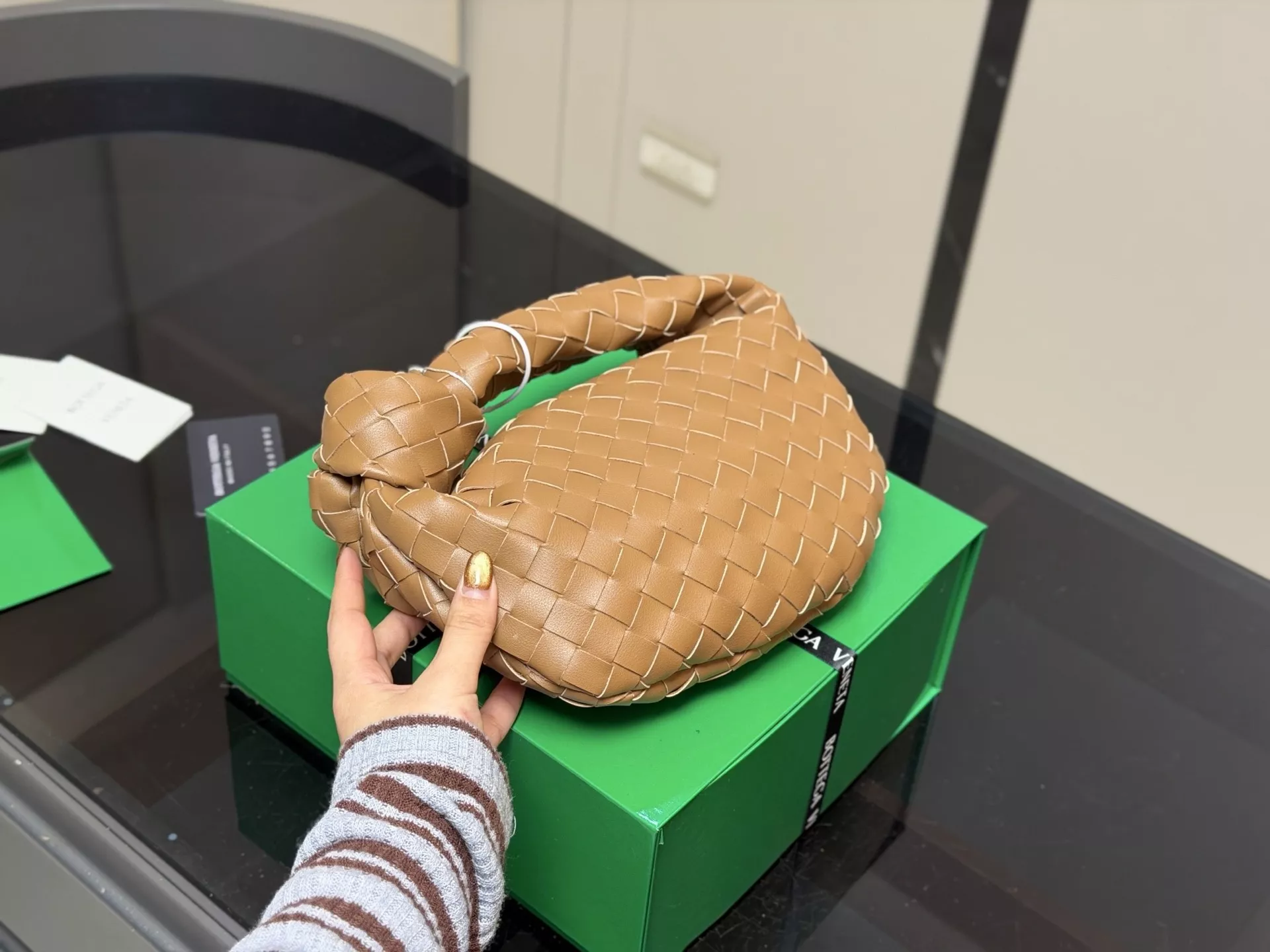 보테가베네타 인트레치아토 위빙 호보 스타일 백 상세 이미지 12