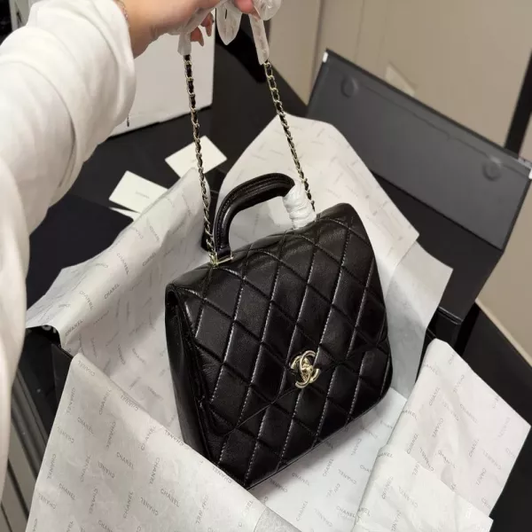 샤넬 탑핸들 퀼팅 체인 백