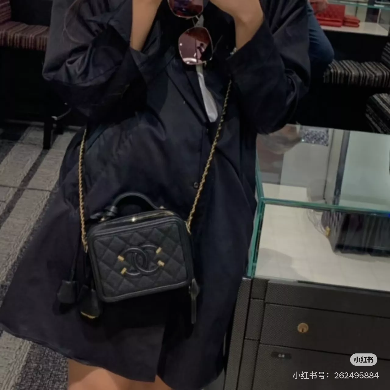 샤넬 빈티지 감성 박스형 핸들백 상세 이미지 21