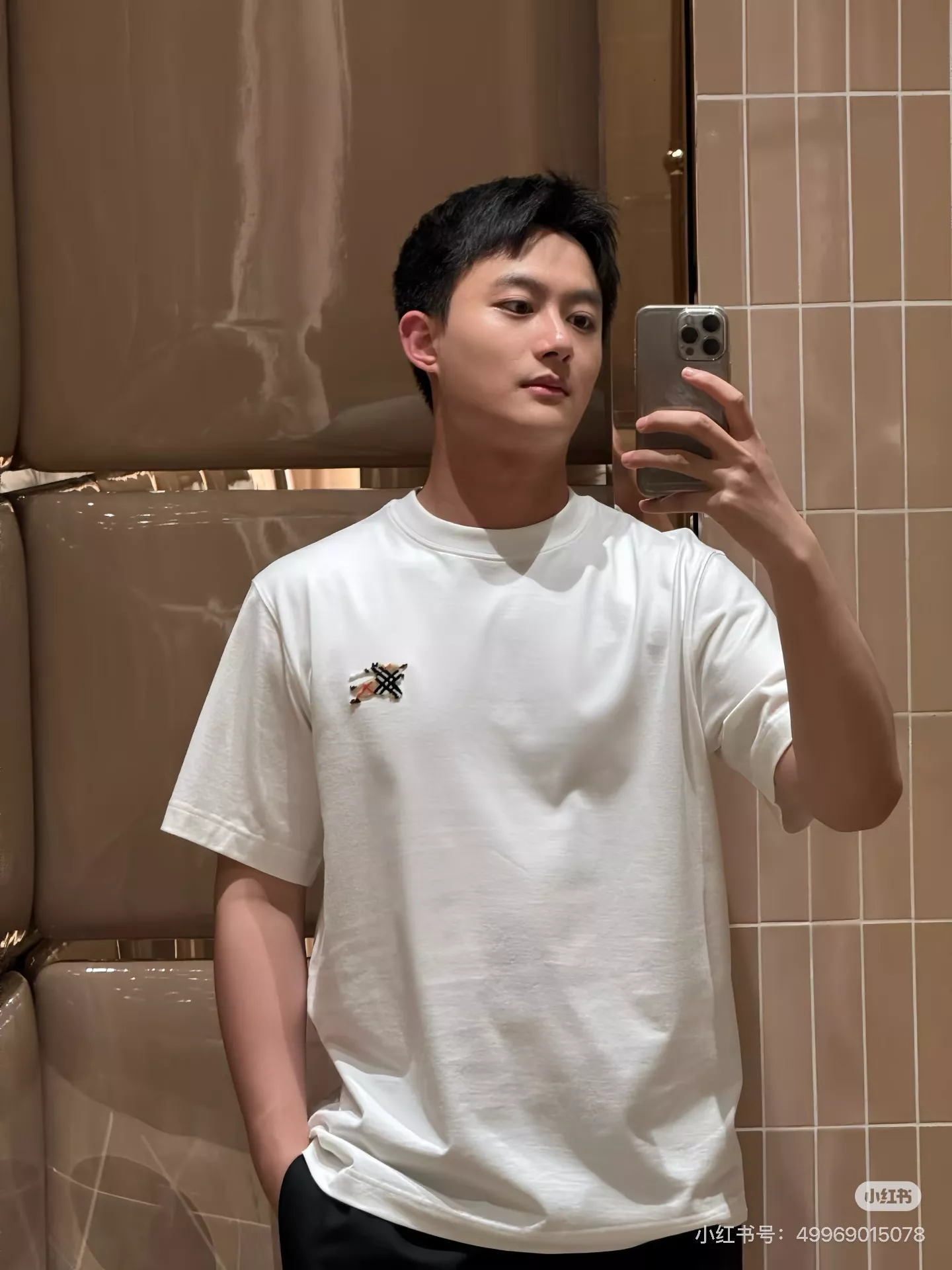 버버리 EKD 자수 체크 포인트 코튼 반팔 상의 상세 이미지 64