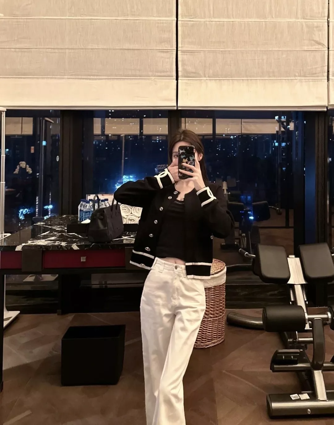 샤넬 블랙 화이트 배색 캐시미어 가디건 상세 이미지 17