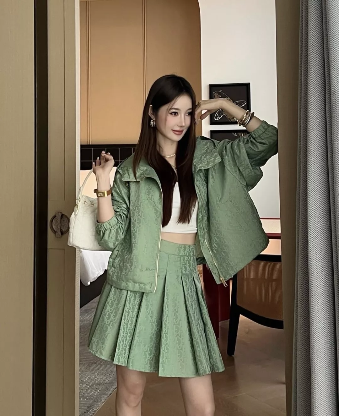 디올 모노그램 후드 재킷 스커트 세트 상세 이미지 10