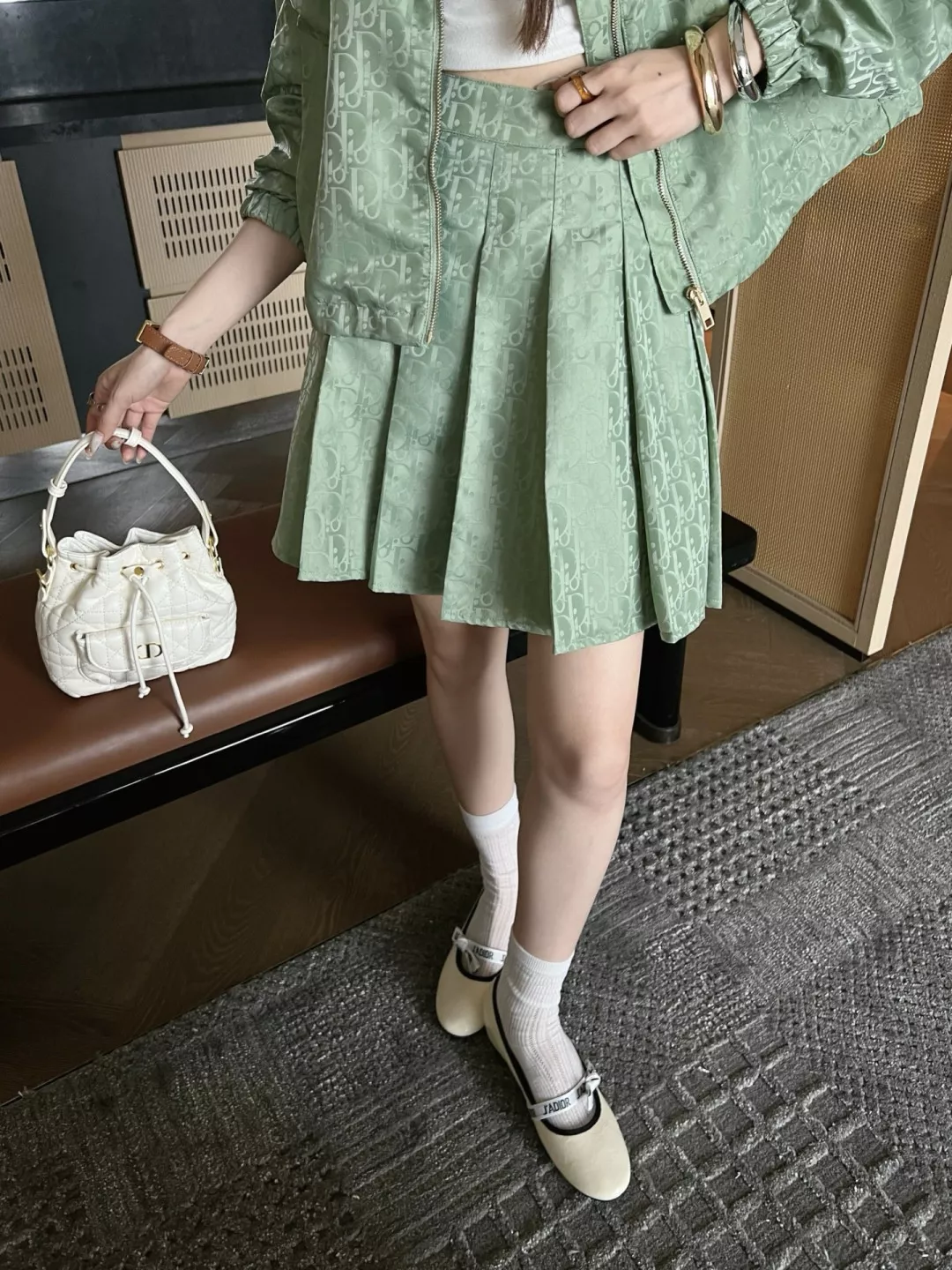 디올 모노그램 후드 재킷 스커트 세트 상세 이미지 17