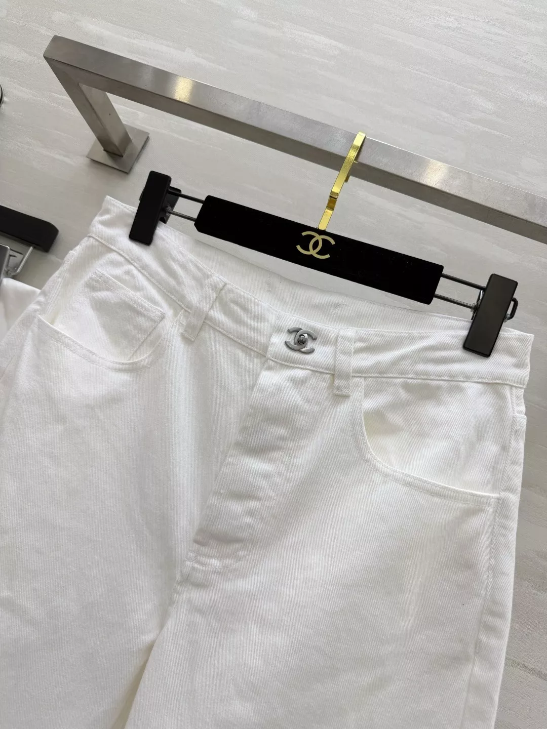 샤넬 북백 버클 포인트 데님 팬츠 상세 이미지 4