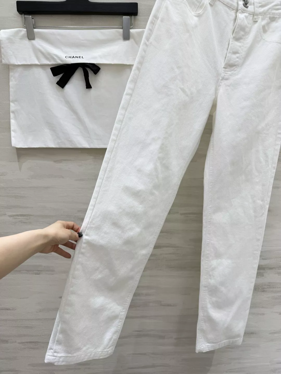 샤넬 북백 버클 포인트 데님 팬츠 상세 이미지 5