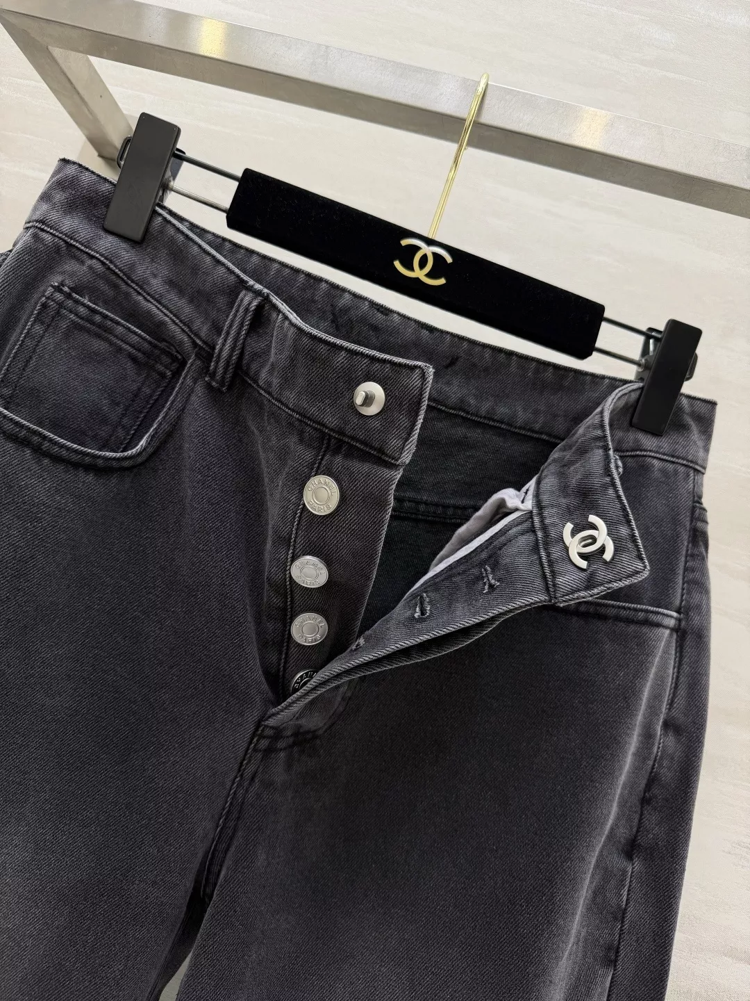 샤넬 북백 버클 포인트 데님 팬츠 상세 이미지 31