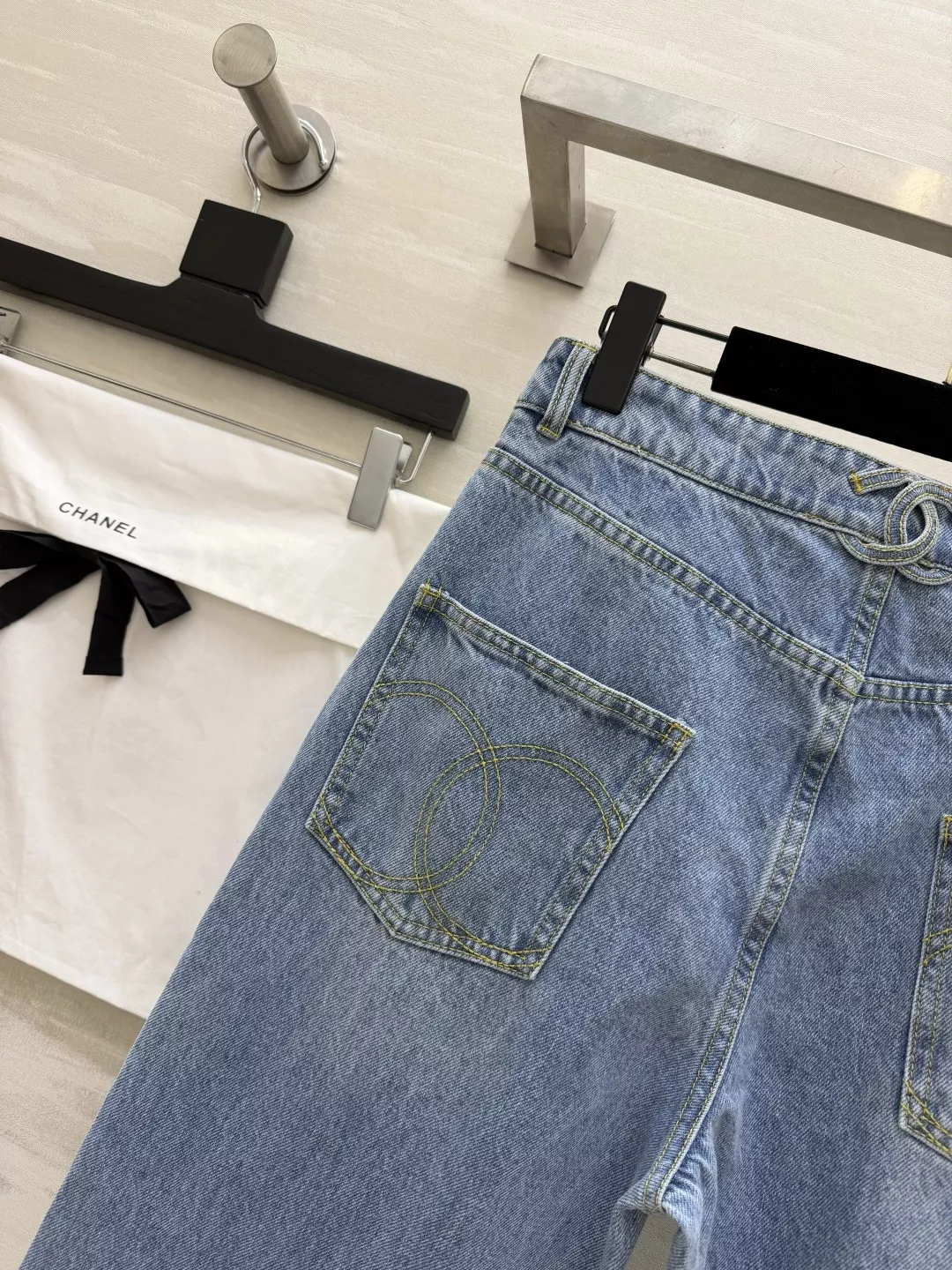 샤넬 북백 버클 포인트 데님 팬츠 상세 이미지 18