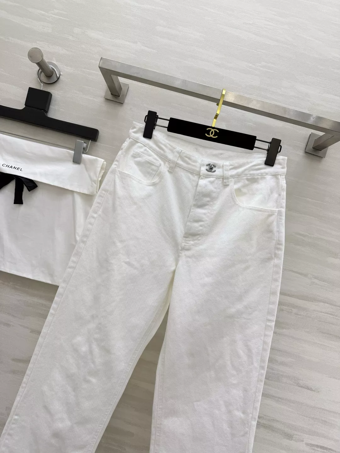 샤넬 북백 버클 포인트 데님 팬츠 상세 이미지 2