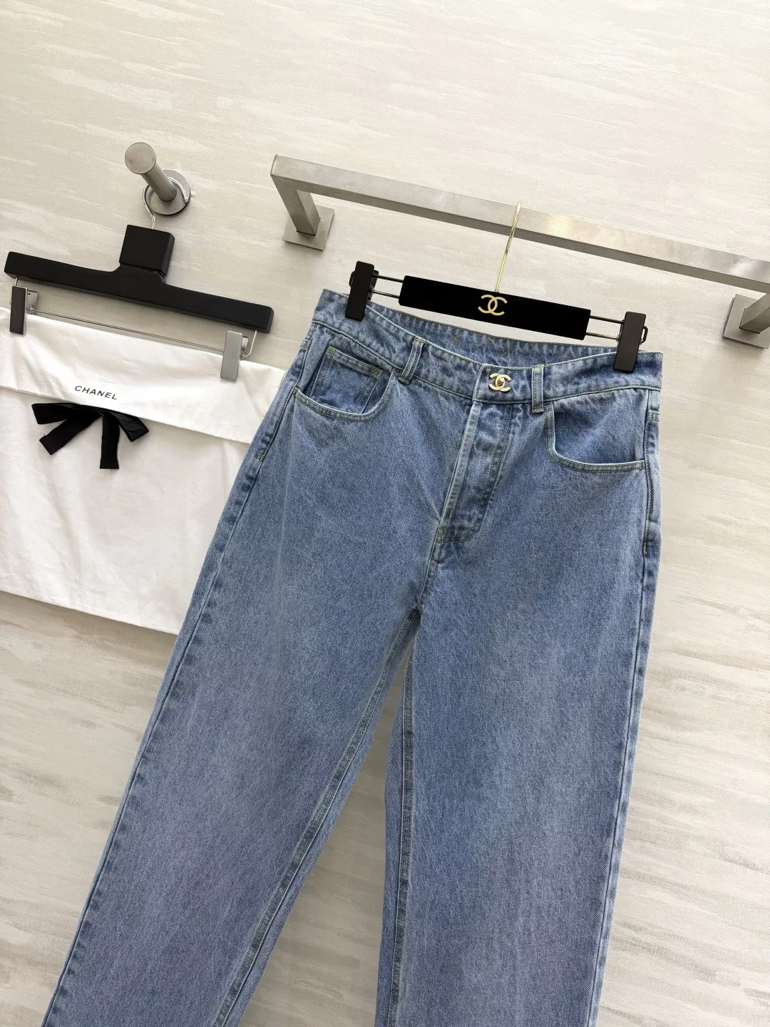 샤넬 북백 버클 포인트 데님 팬츠 상세 이미지 16