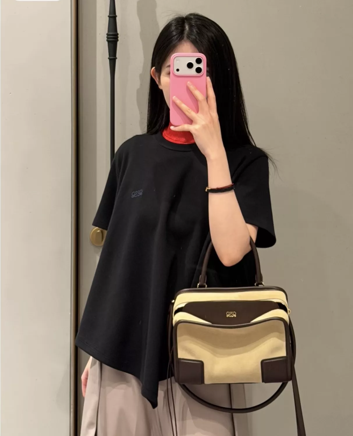 로에베 레터 자수 언밸런스 반팔 탑 상세 이미지 9