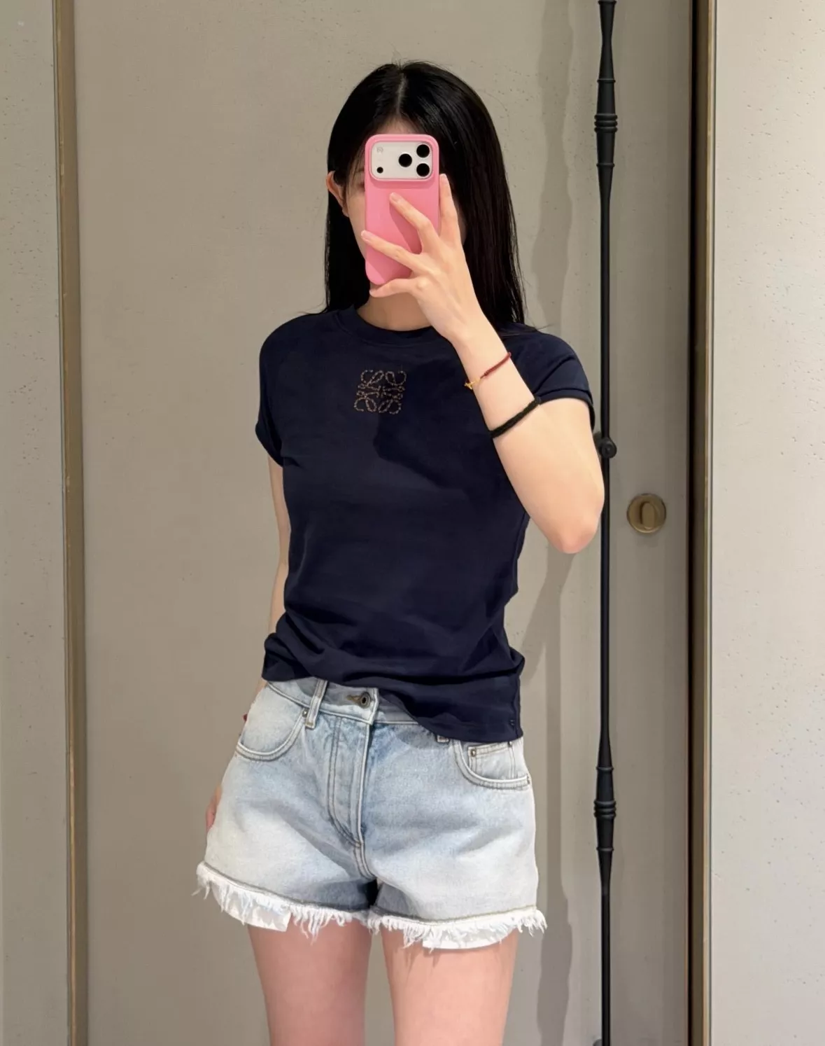 로에베 미니 자수 포인트 슬림 반팔 탑 상세 이미지 6