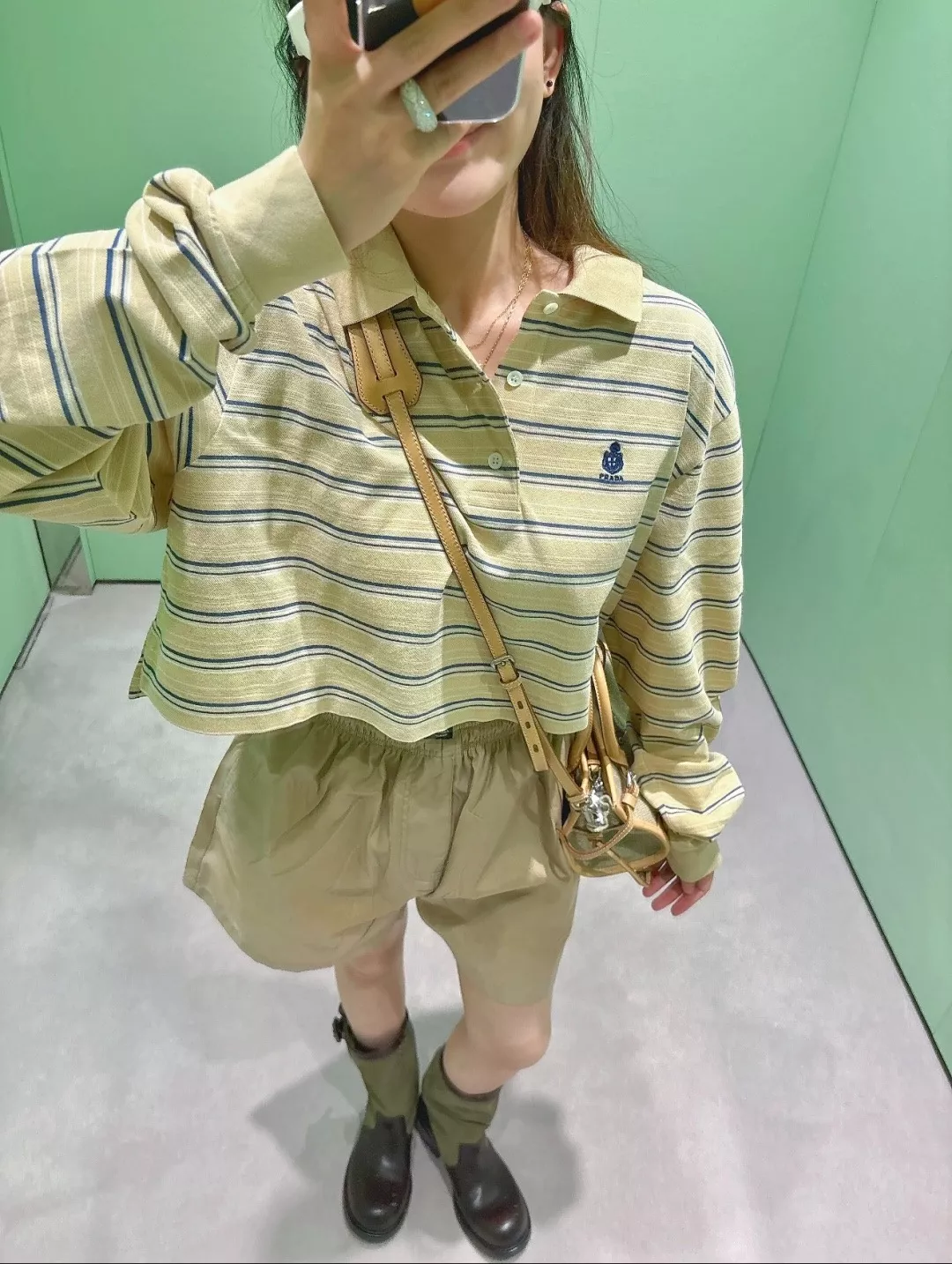 프라다 나일론 밴딩 쇼츠 상세 이미지 2