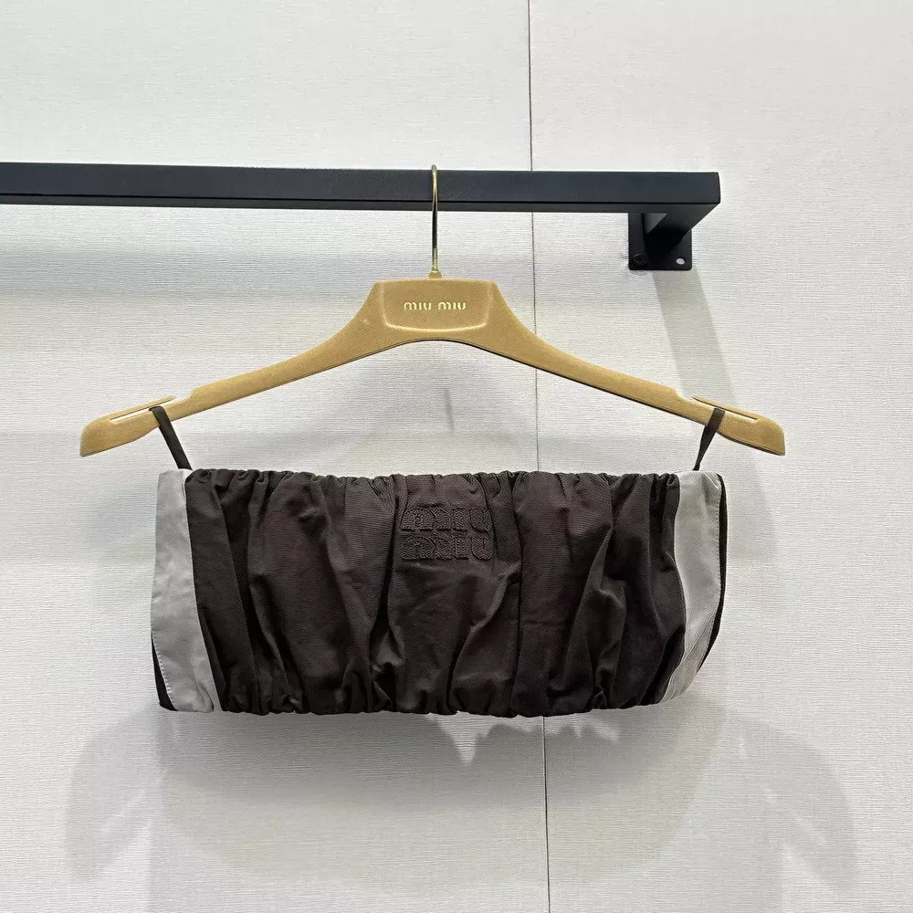 미우미우 자수 로고 밴딩 탑