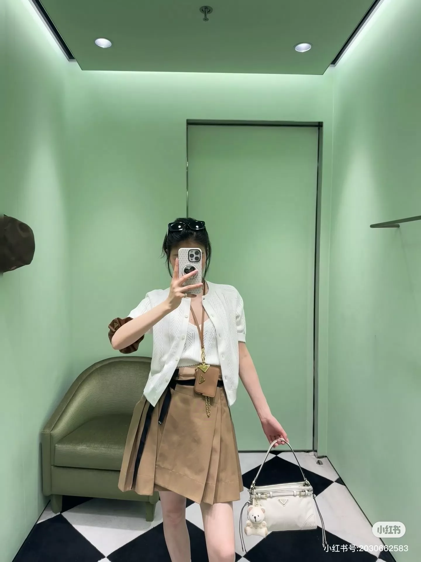 프라다 배색 벨트 플리츠 랩 스커트 상세 이미지 8