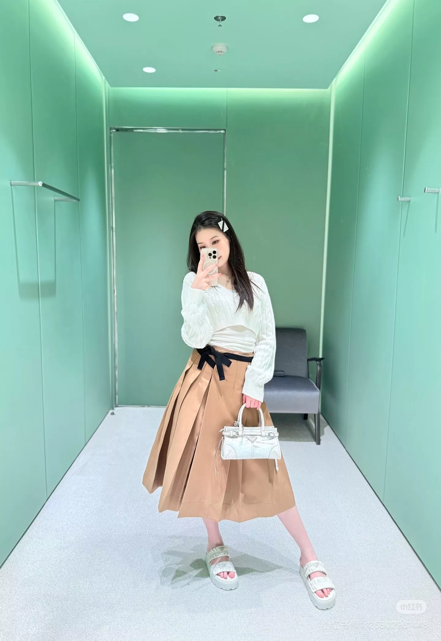 프라다 배색 벨트 플리츠 랩 스커트 상세 이미지 8