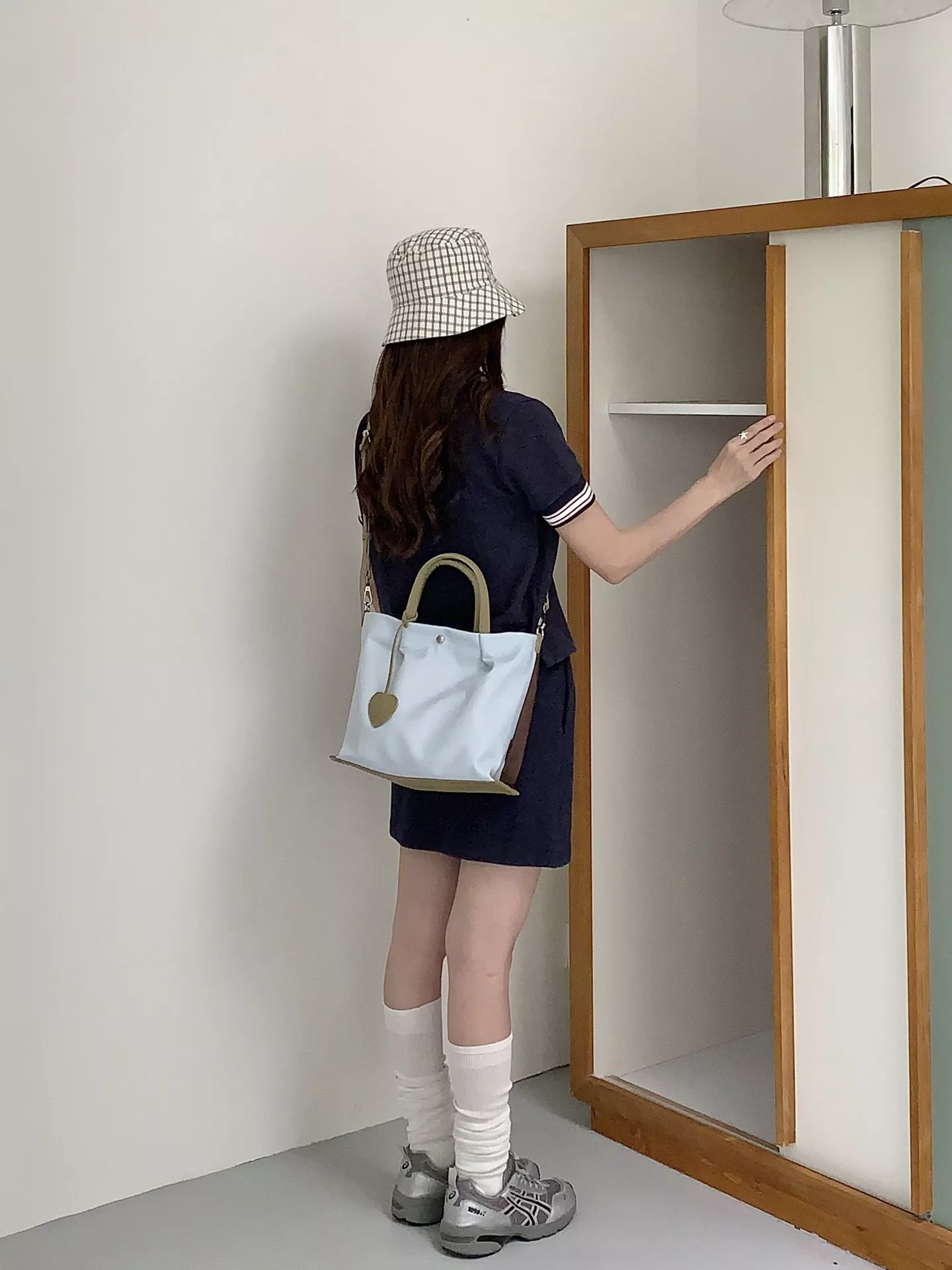 아넬로 리미티드 배색 손잡이 크로스백 상세 이미지 30