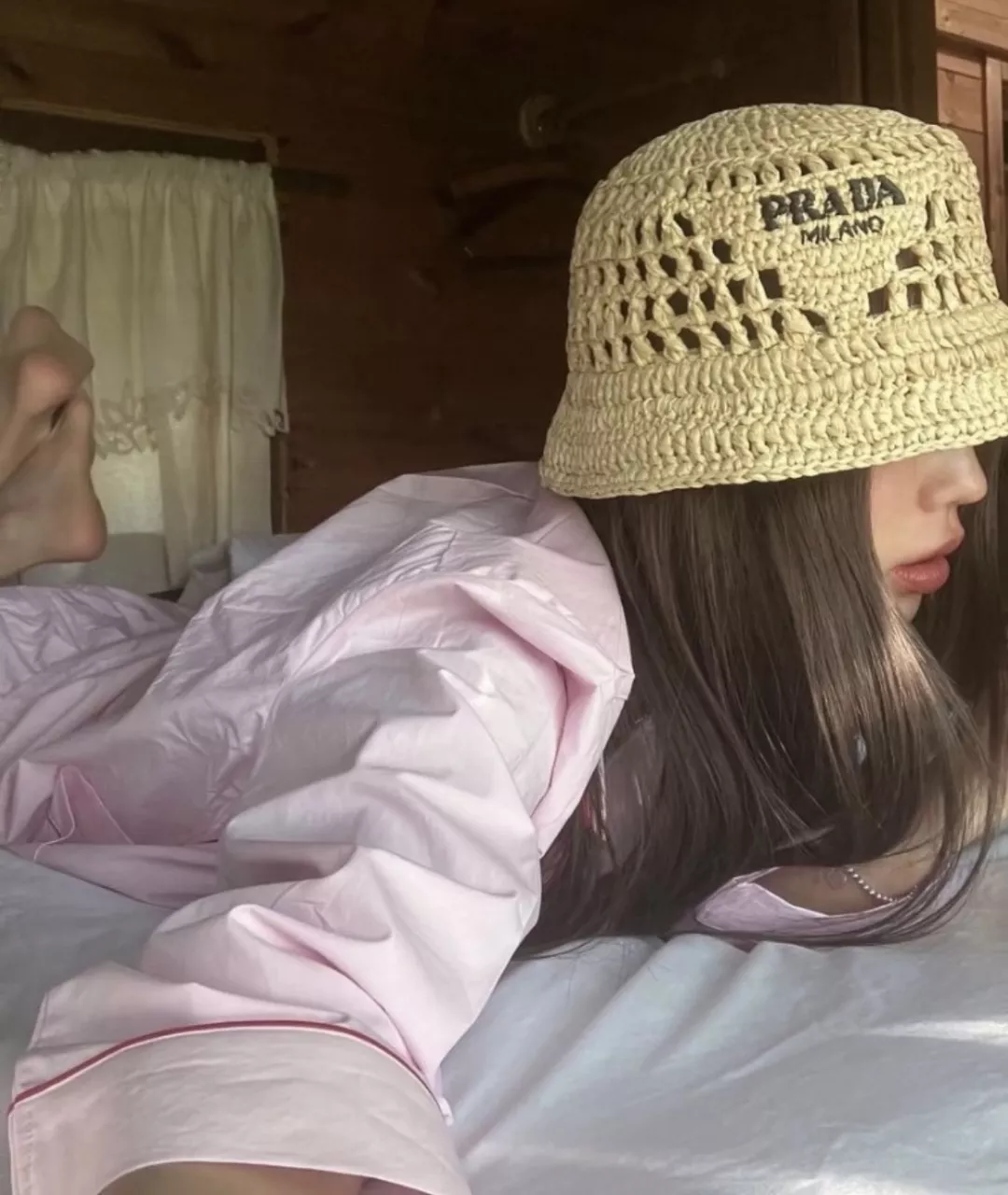 프라다 자수 로고 라피아 스타일 햇 상세 이미지 4