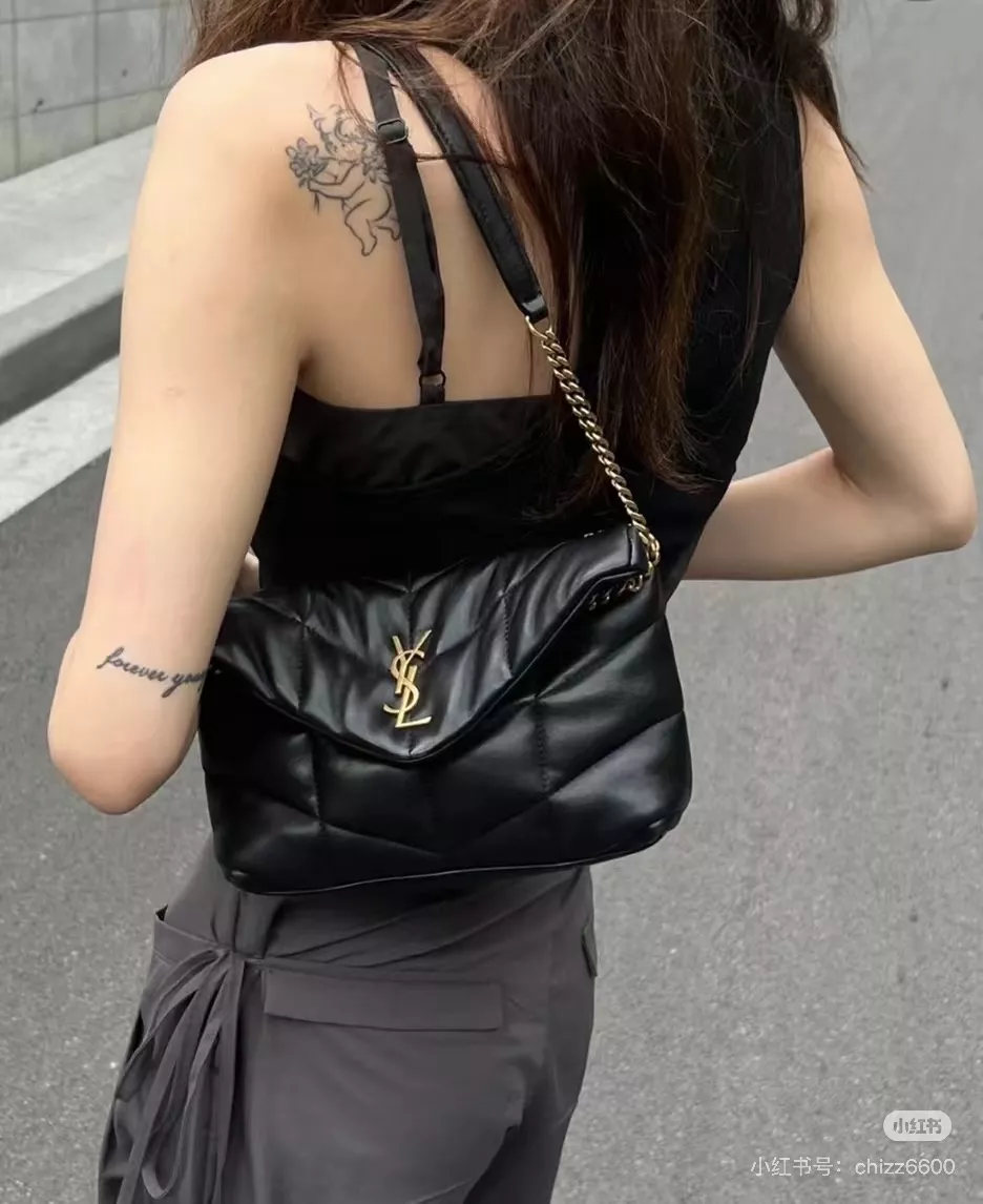 입생로랑 루루 퍼퍼 퀼팅 램스킨 백 상세 이미지 24