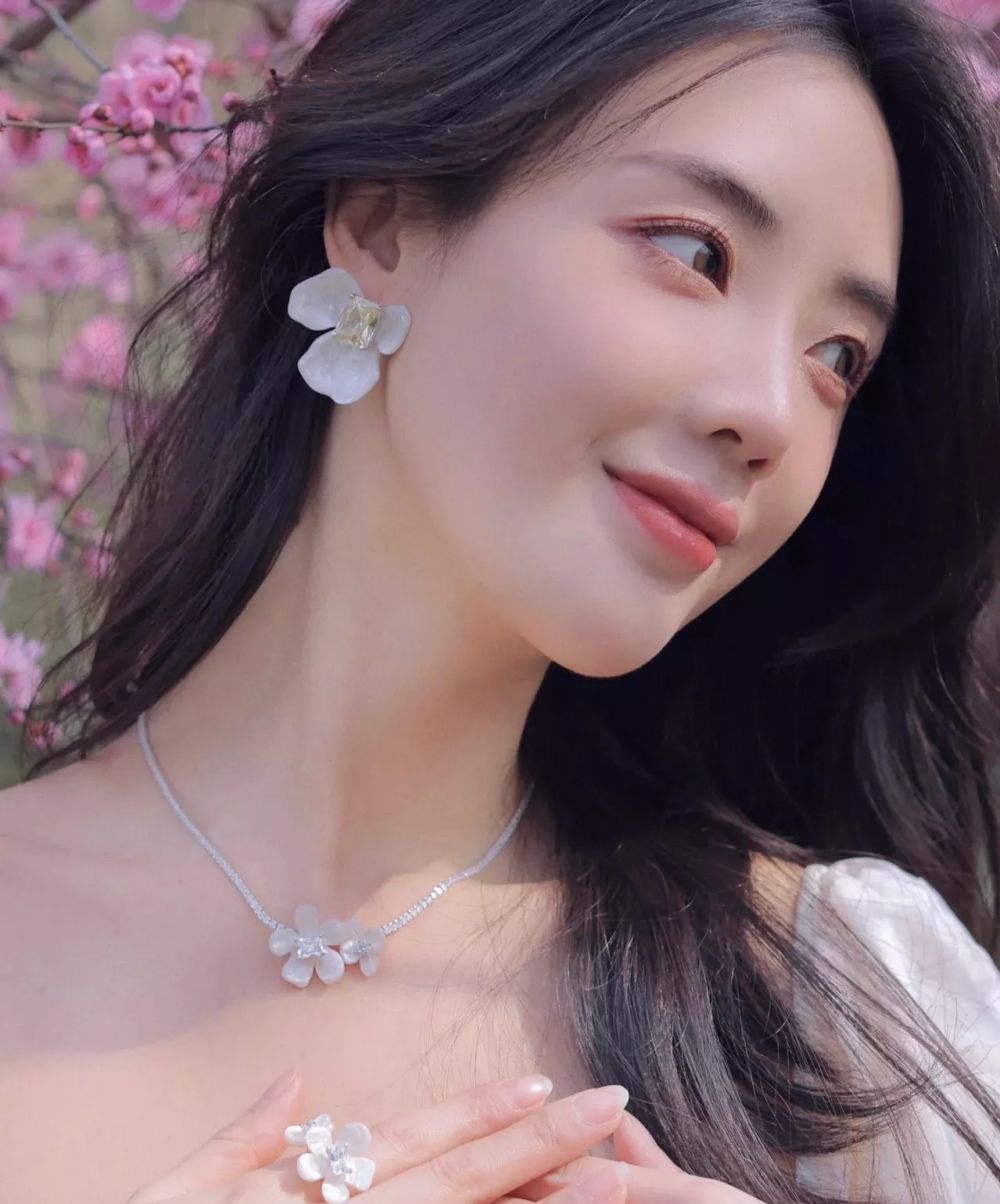 해팡 풀다이아 플라워 체인 장식 네크리스 상세 이미지 58