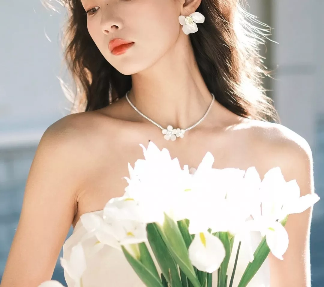 해팡 풀다이아 플라워 체인 장식 네크리스 상세 이미지 10