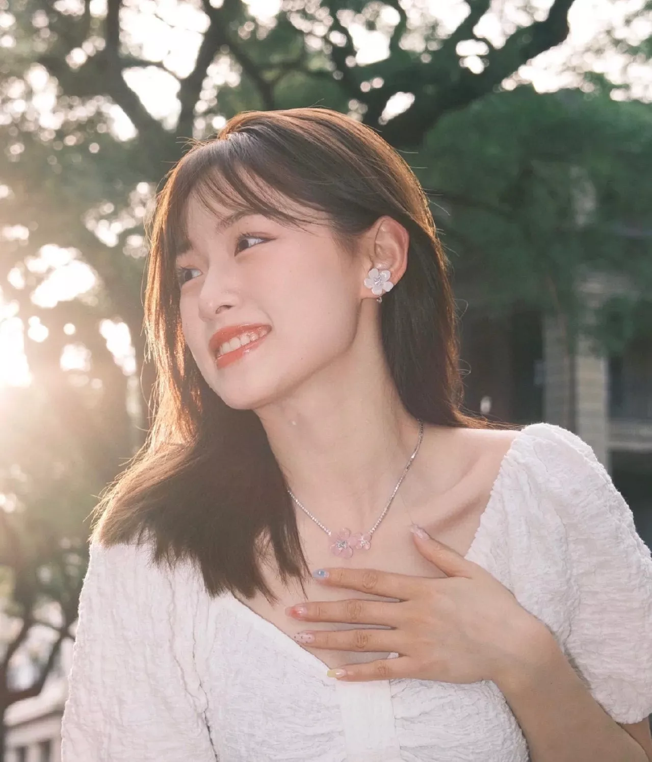 해팡 풀다이아 플라워 체인 장식 네크리스 상세 이미지 44