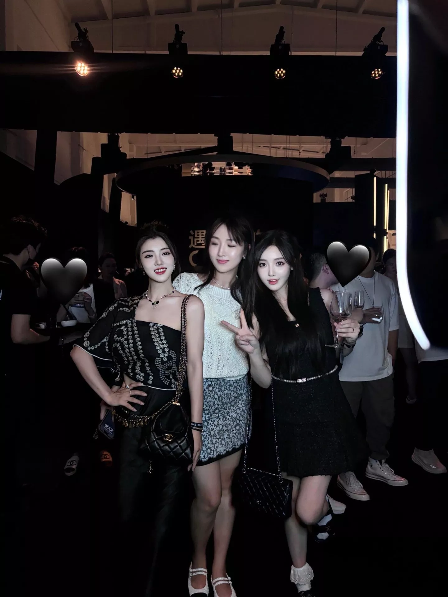 샤넬 램스킨 리본 그린 스톤 드롭 이어 장식 상세 이미지 25