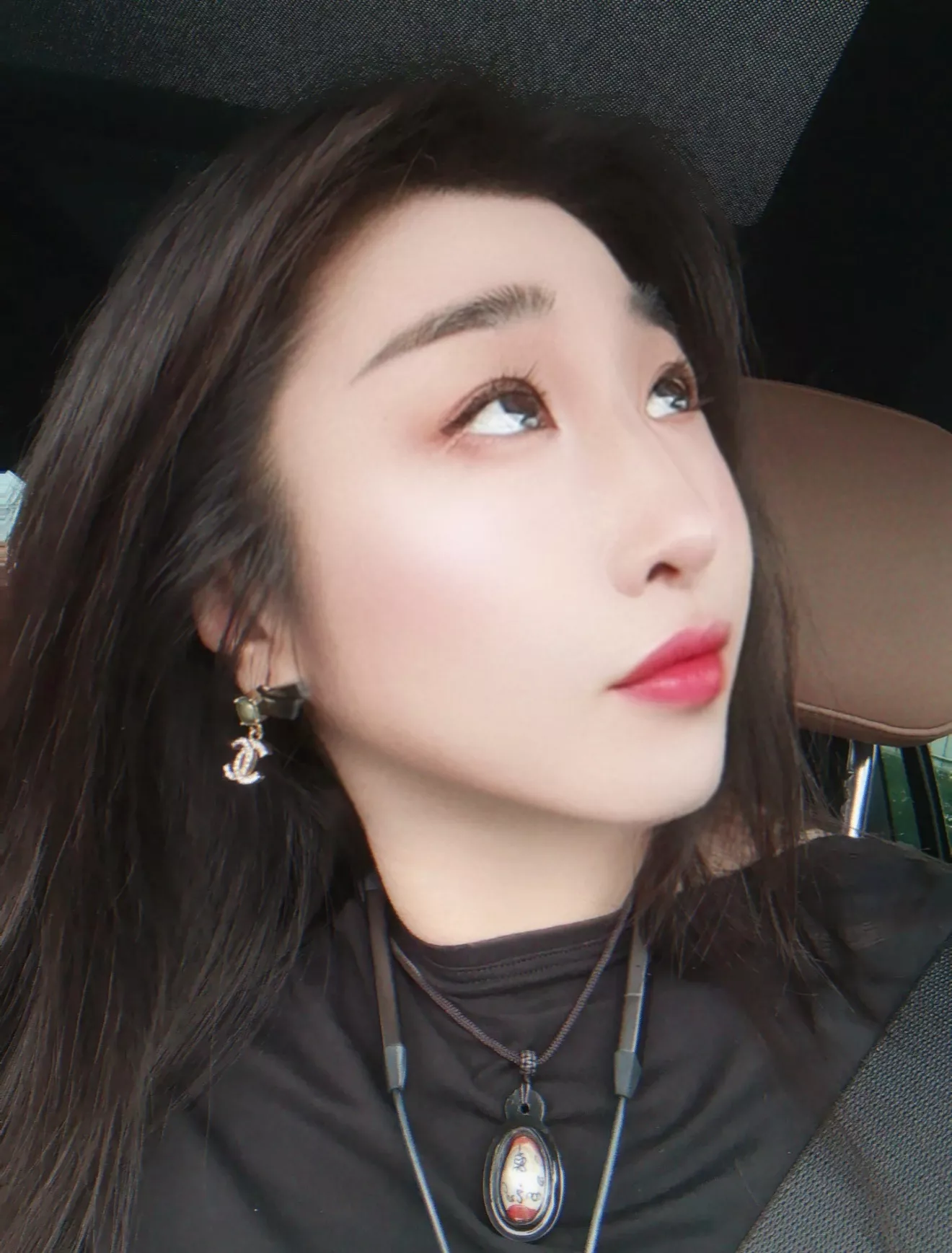 샤넬 램스킨 리본 그린 스톤 드롭 이어 장식 상세 이미지 29