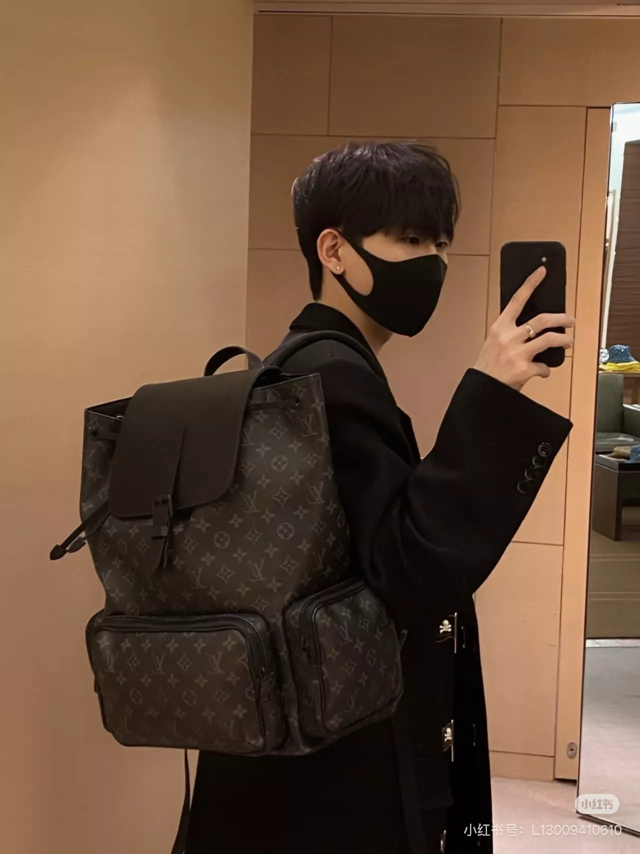 루이비통 디스커버리 라인 남성용 백팩 상세 이미지 12