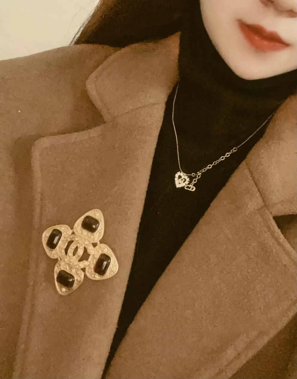 디올 빈티지 무드 하트 로고 네크리스 상세 이미지 15