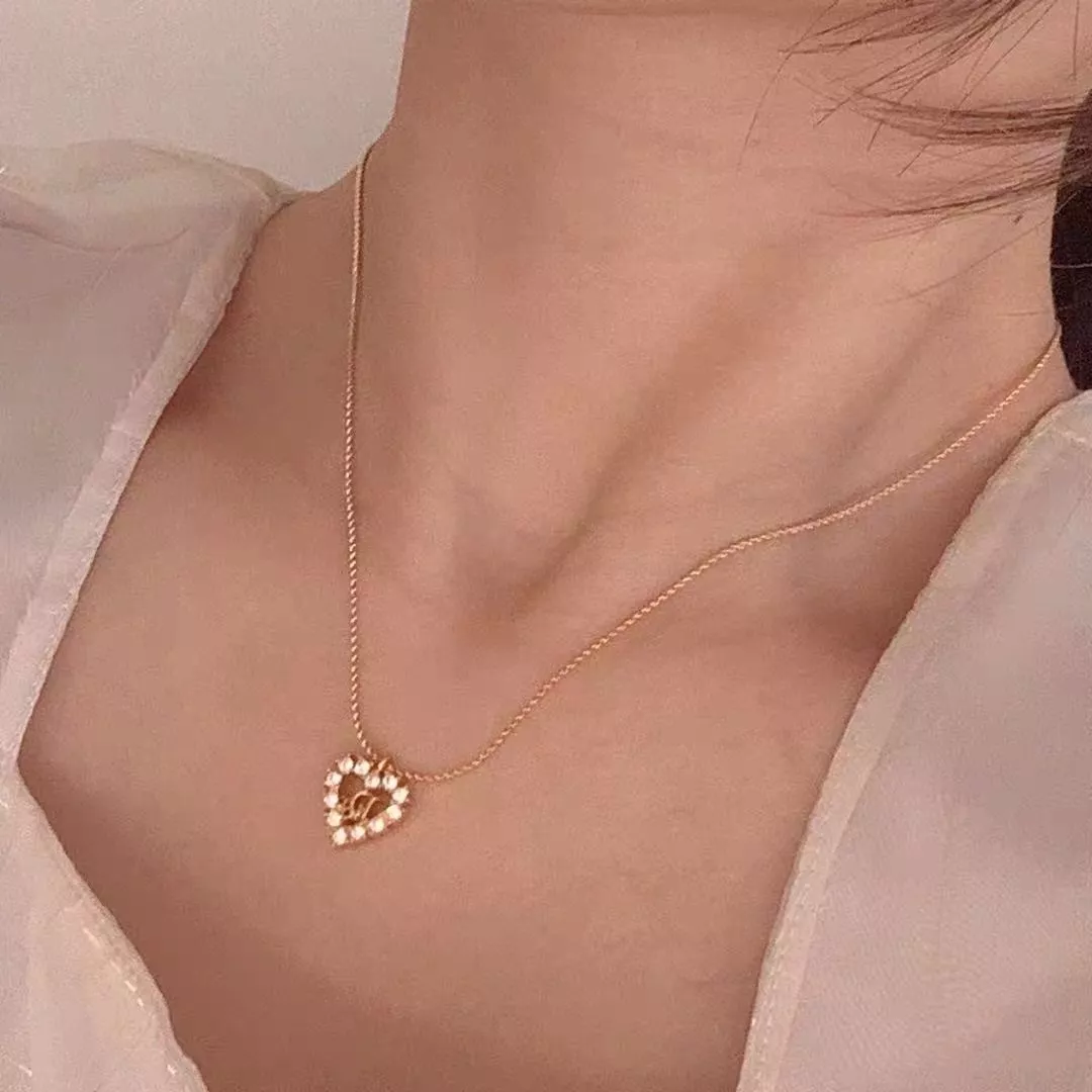 디올 빈티지 무드 하트 로고 네크리스 상세 이미지 13