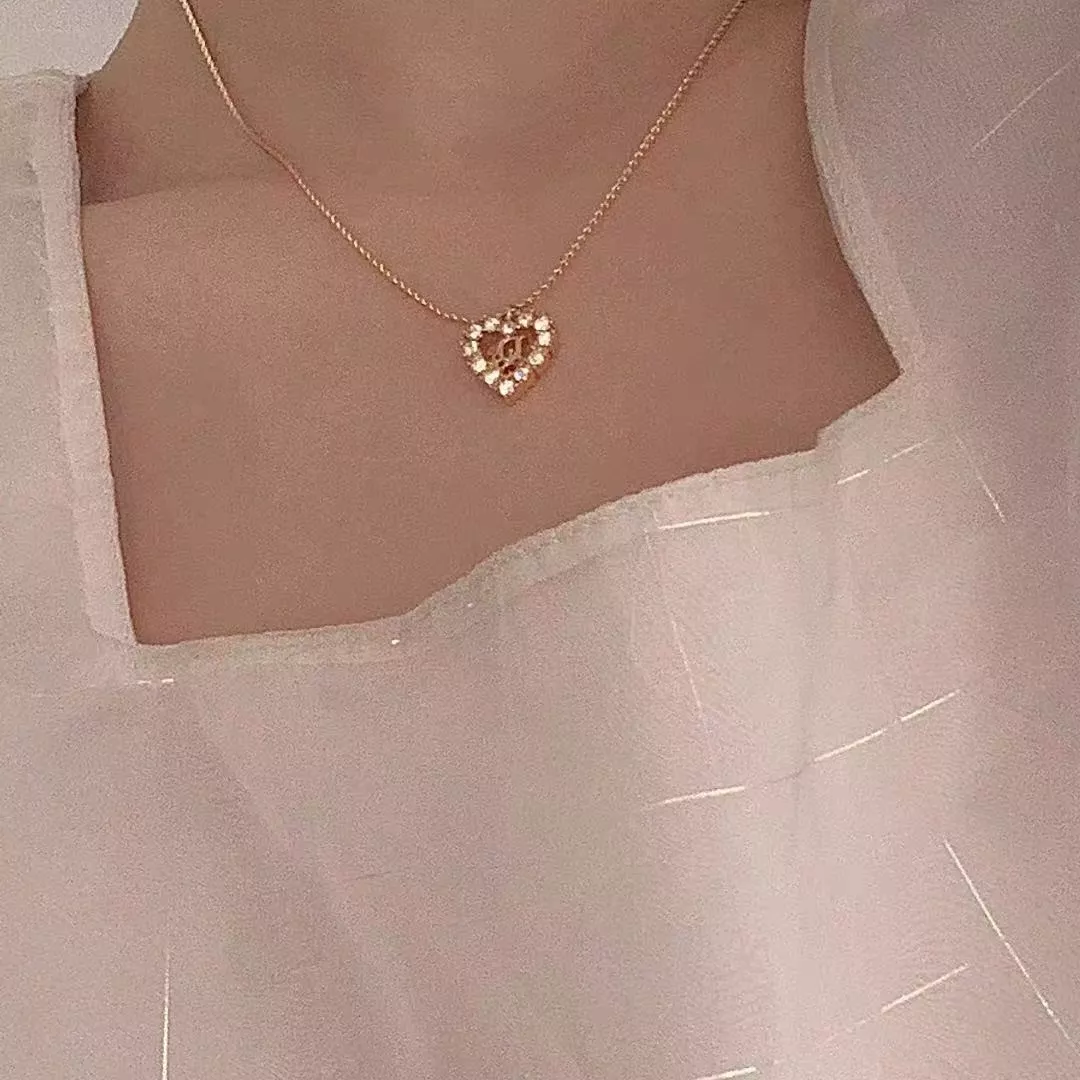 디올 빈티지 무드 하트 로고 네크리스 상세 이미지 12