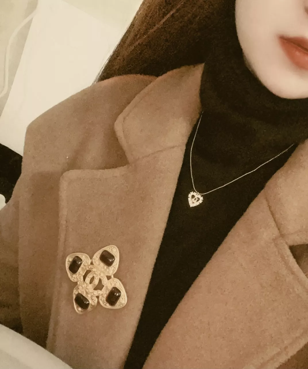 디올 빈티지 무드 하트 로고 네크리스 상세 이미지 14
