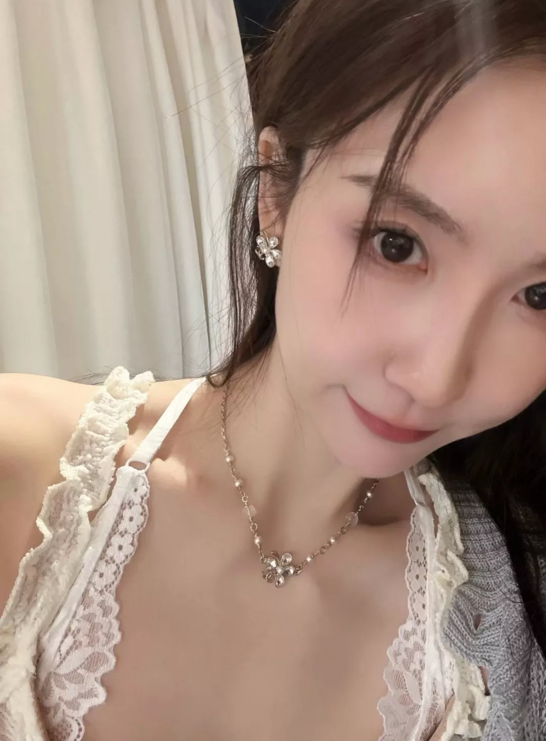 샤넬 진주와 플라워 포인트 네크리스 상세 이미지 7