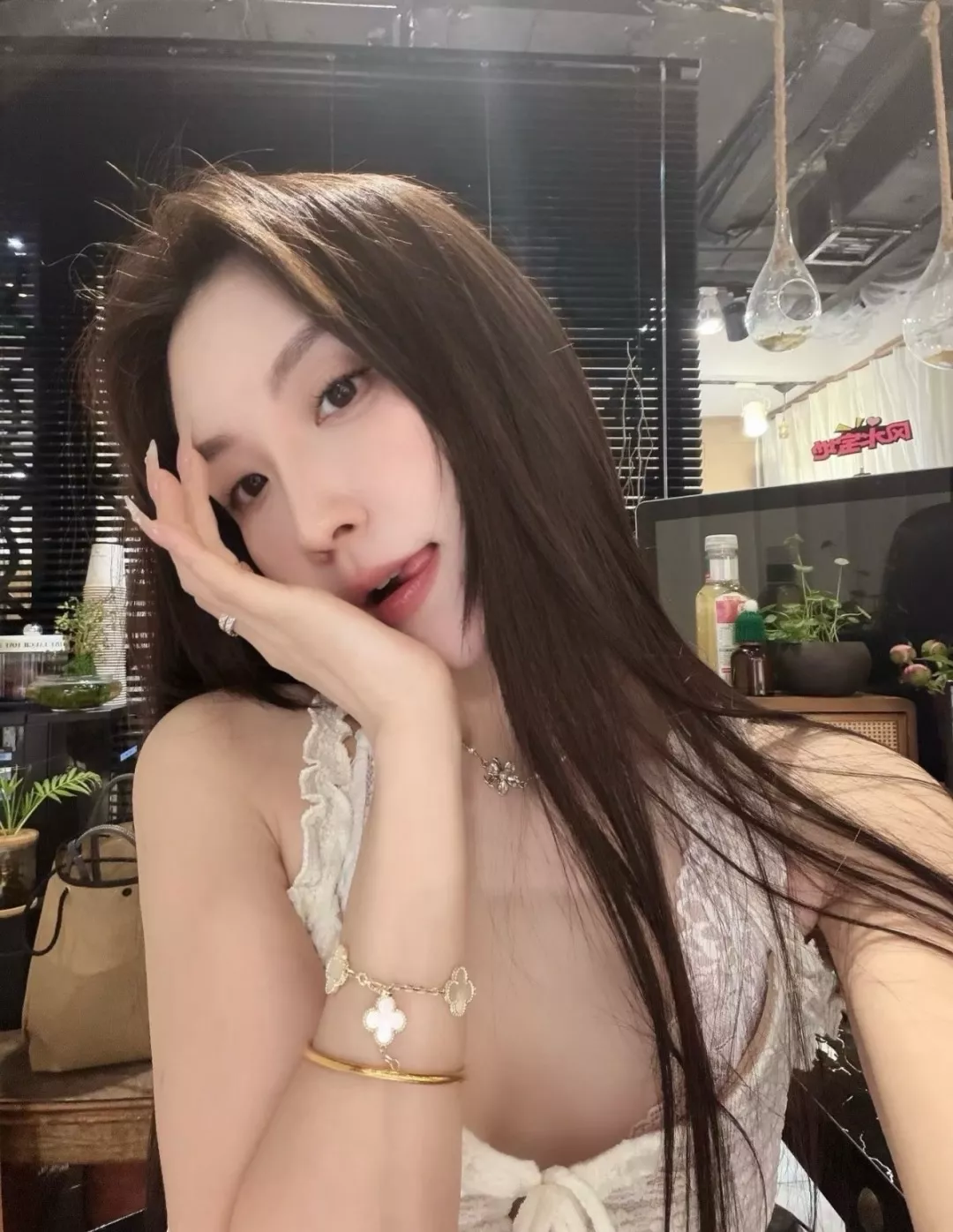 샤넬 진주와 플라워 포인트 네크리스 상세 이미지 10