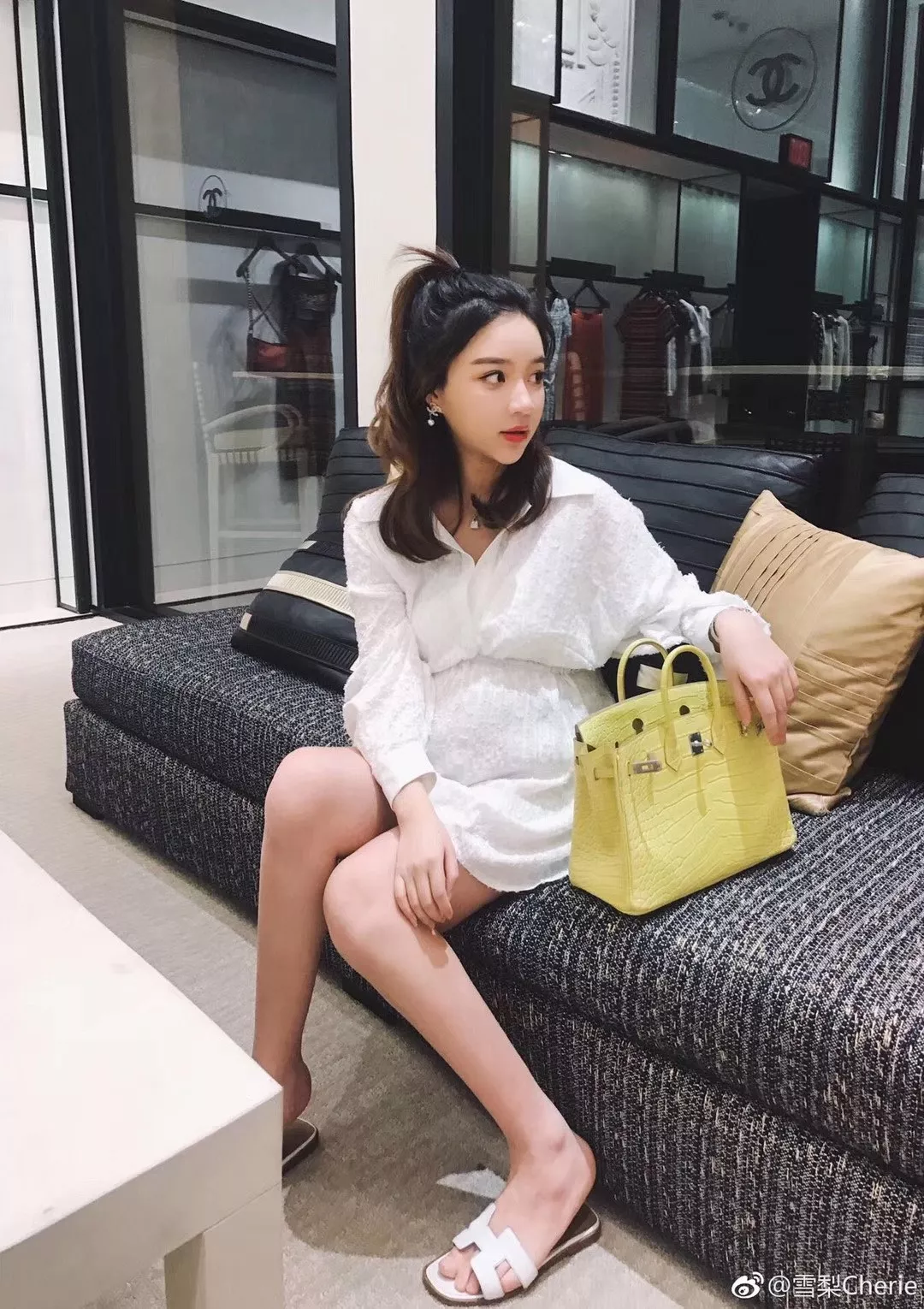 샤넬 펄 드롭 로고 이어링 상세 이미지 12