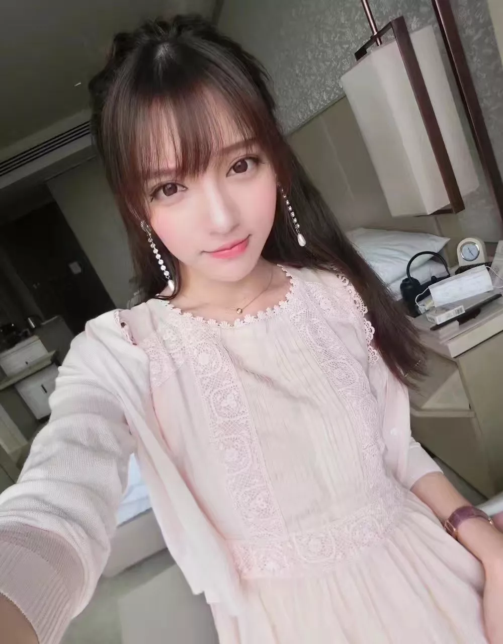 미우미우 진주 크리스탈 이어클립 상세 이미지 7