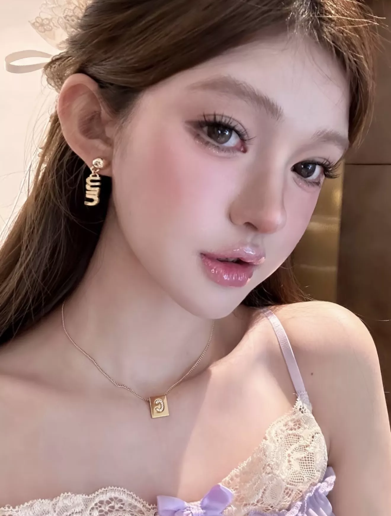 미우미우 레터링 드롭 이어 액세서리 상세 이미지 11
