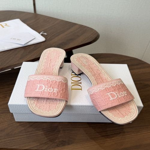 디올 CD 자수 로고 리조트 무드 슬라이드