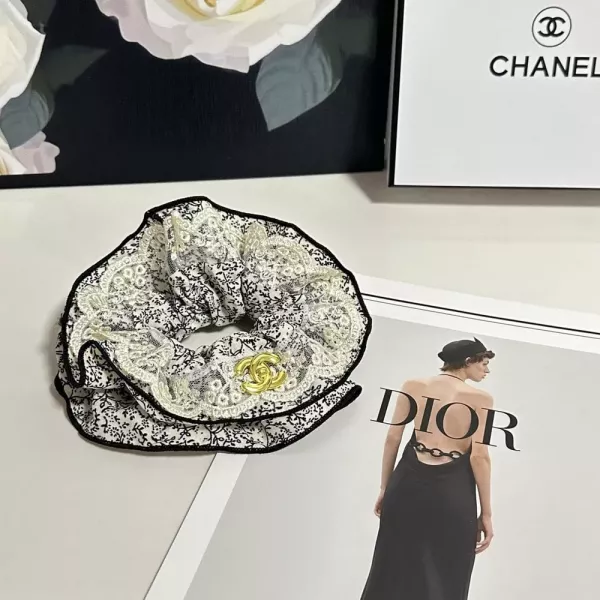 샤넬 로고 포인트 스크런치
